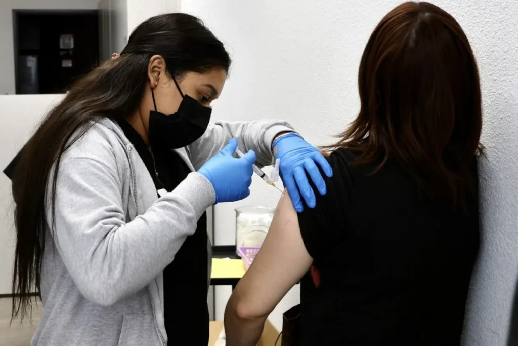 Amerika Serikat Mulai Uji Klinis Vaksin Influenza Universal