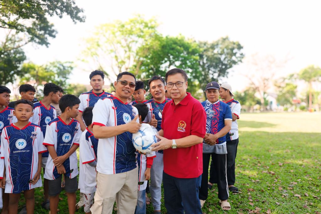 Olahraga Butuh Otak, Bukan Hanya Otot, Pesan Sofyan Tan untuk Anak SSB di Medan