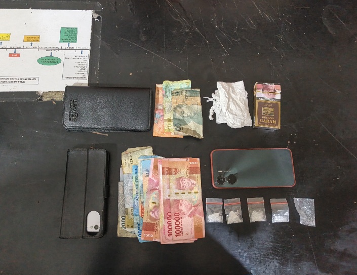 Polsek Bangun Tangkap Dua Pengedar Sabu di Eks Lokalisasi Bukit Maraja, Amankan 4,6 Gram Barang Bukti