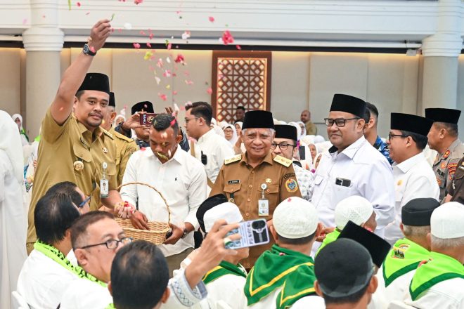 Tepung Tawari Calon Jemaah Haji, Bobby Nasution: Jaga Kesehatan, Kekompakan, dan Nama Baik Sumut