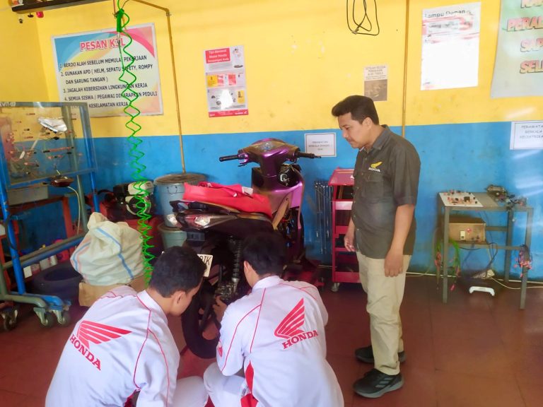 Indako Perkuat Standar Kerja Industri di UKK TBSM Langkat